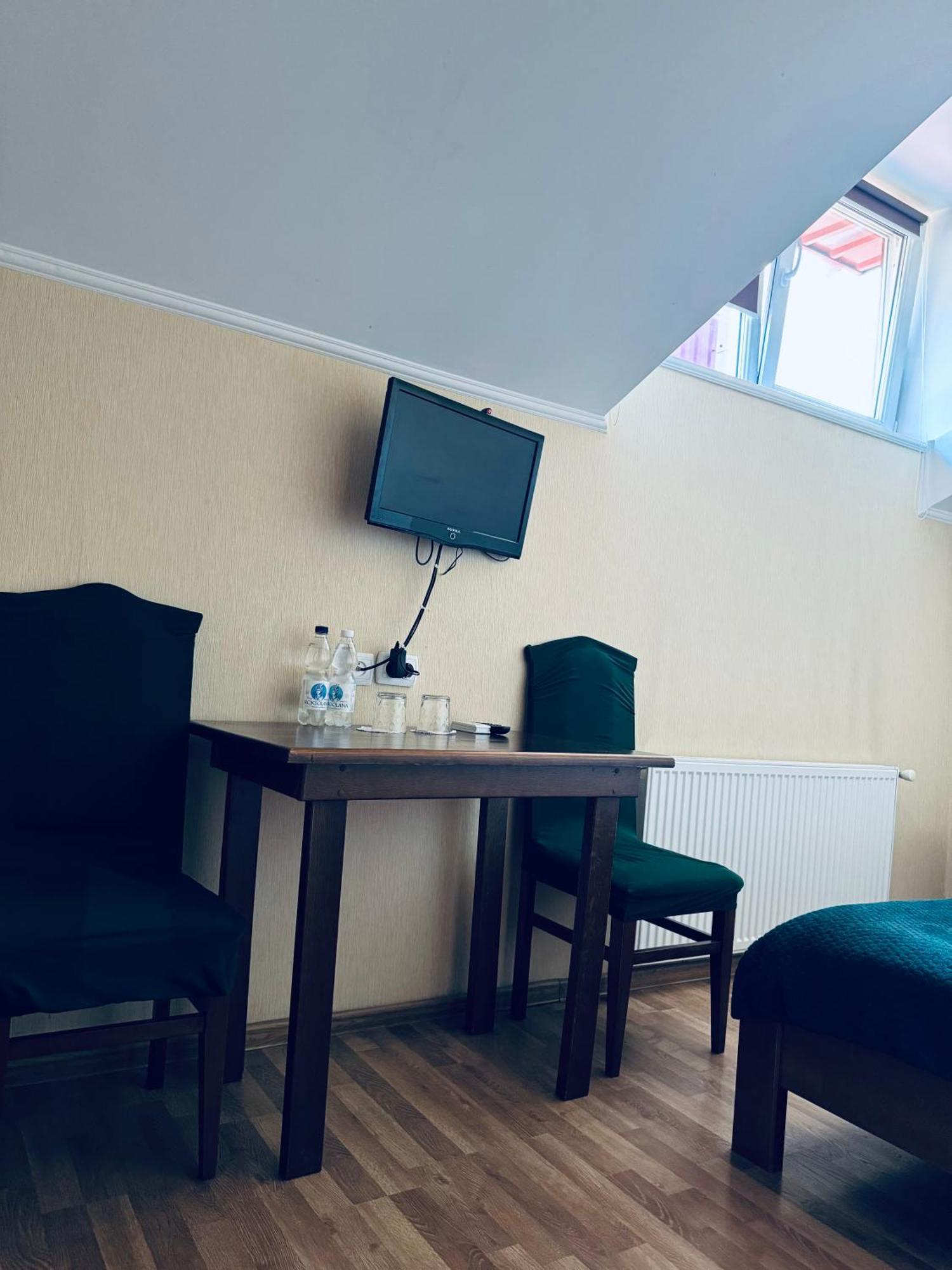 Etna Hotel Lviv Eksteriør billede