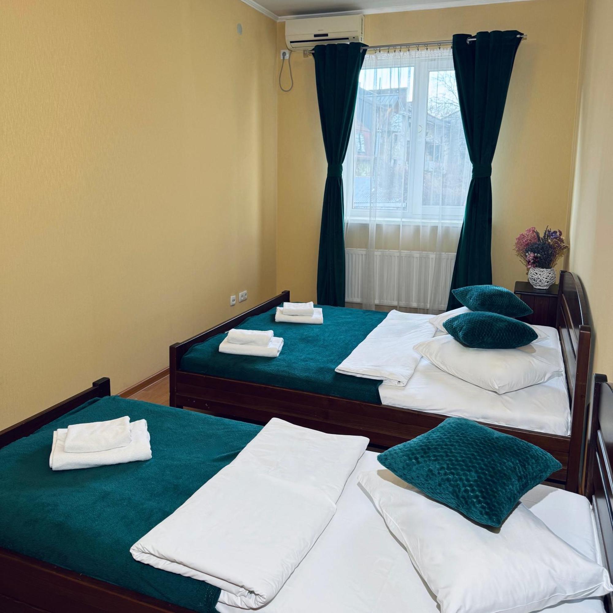 Etna Hotel Lviv Eksteriør billede
